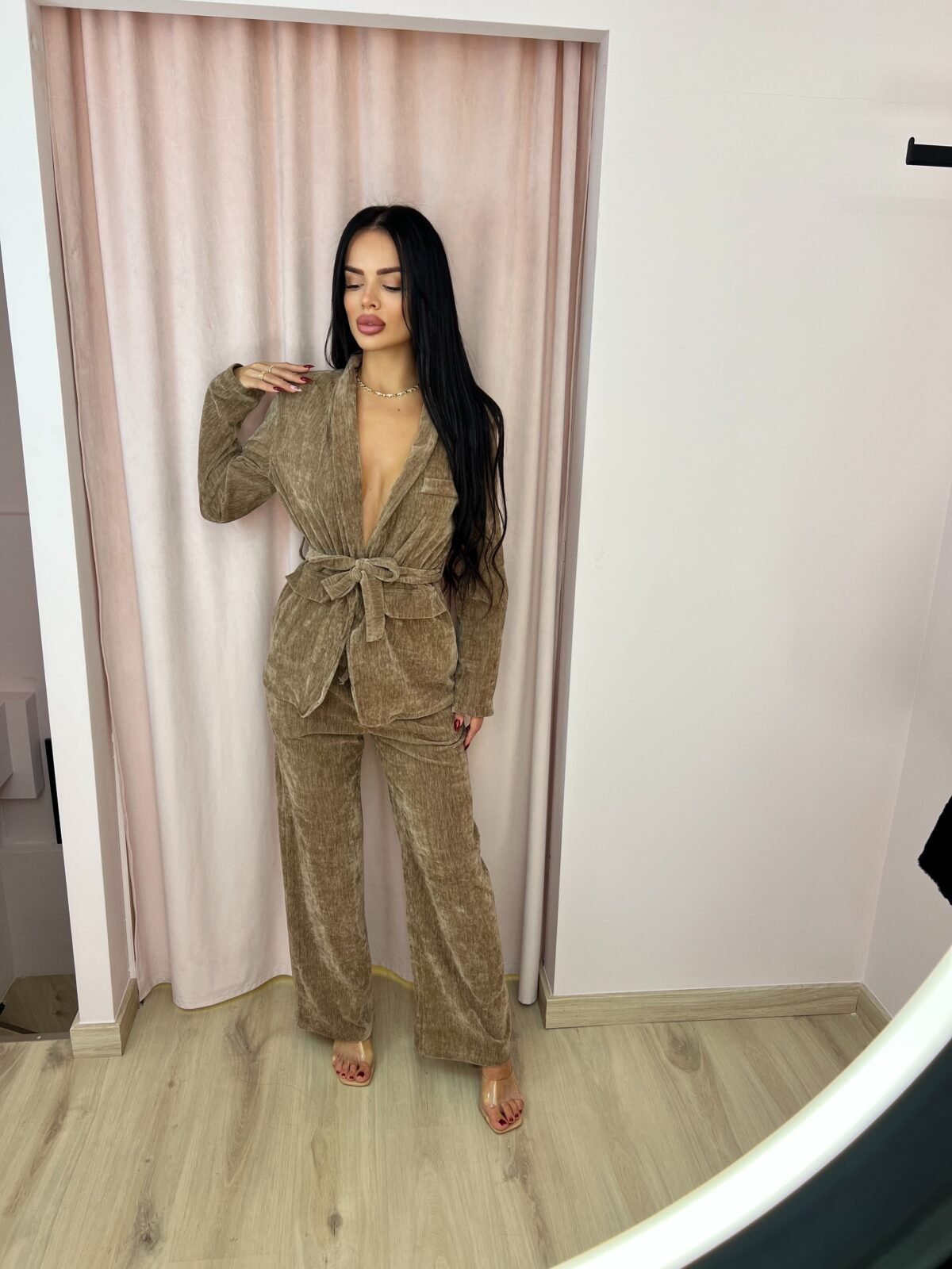 Βελούδινο Σετ με Ζώνη - ΚΑΜΕΛ