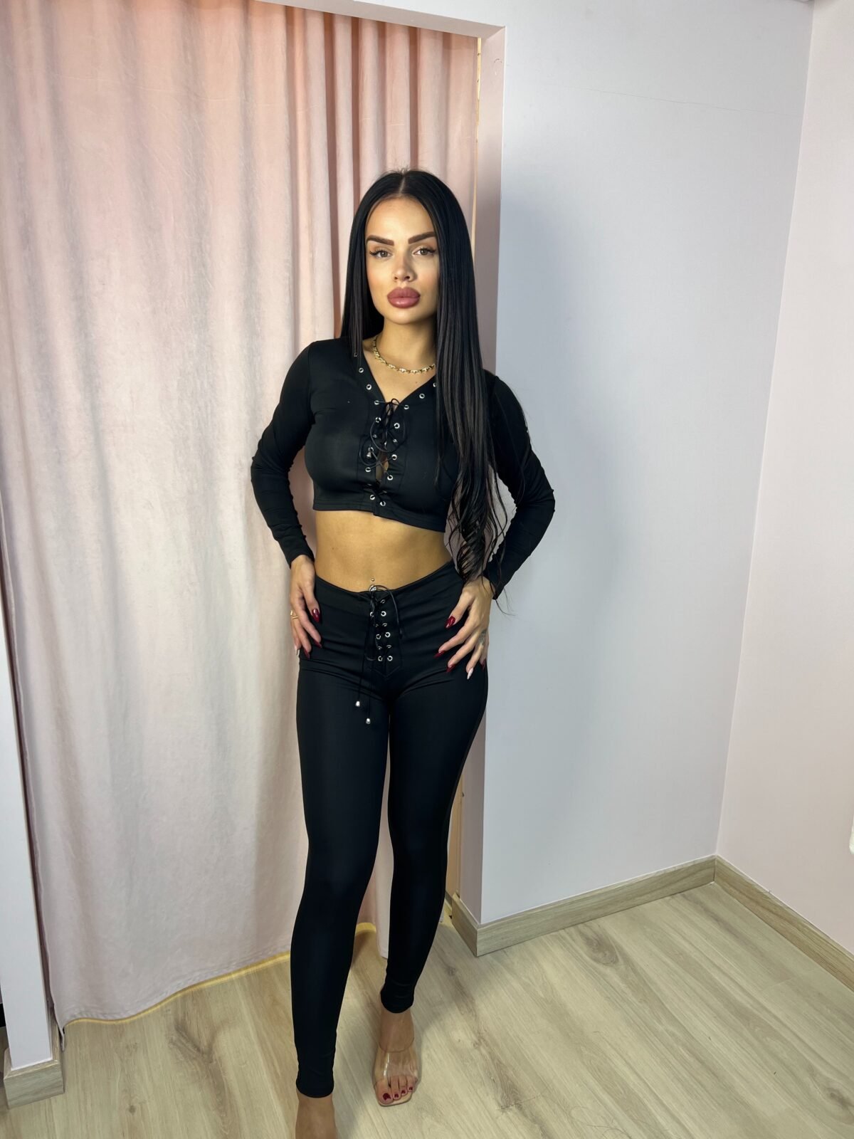 Σετ Crop Top και Κολάν με Δέσιμο — ΜΑΥΡΟ