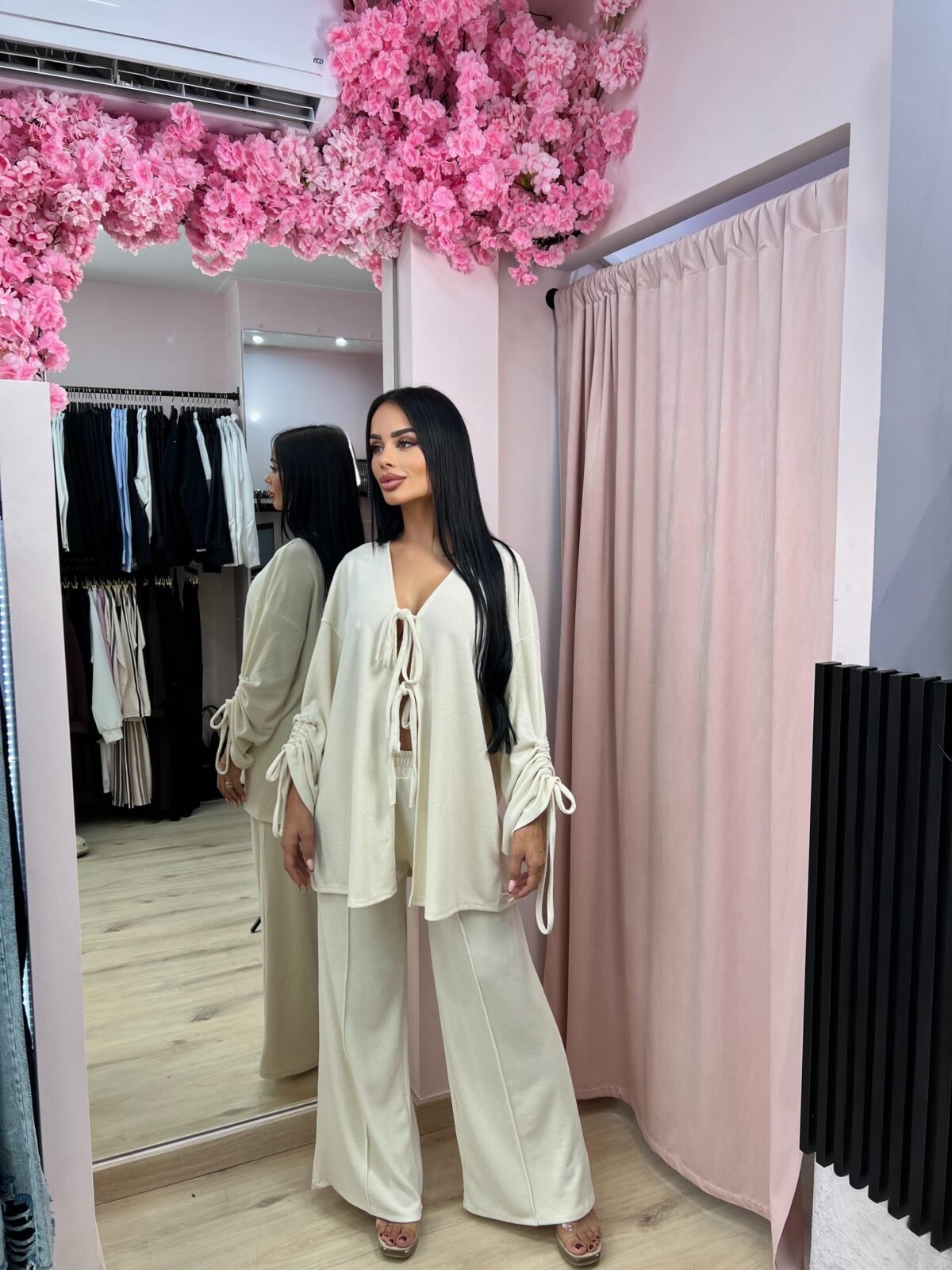 Σετ Παντελόνι με Ριχτή ζακέτα και δέσιμο στα μανίκια — ΚΡΕΜ